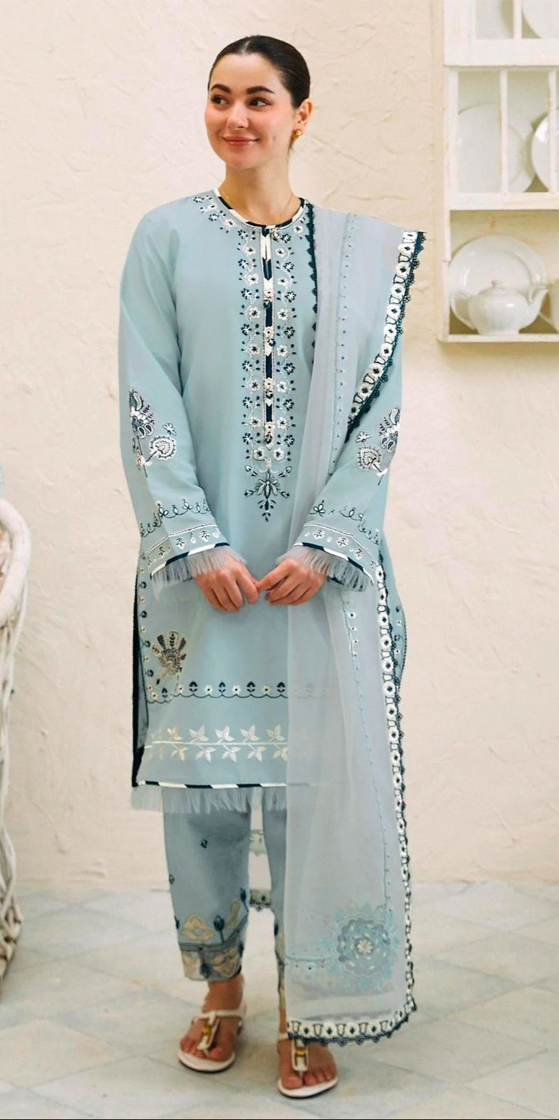 Shree Fab R 1295 A Cambric Cottan Lawn With Lining Inner Cottan Pakistani Pret Kurti