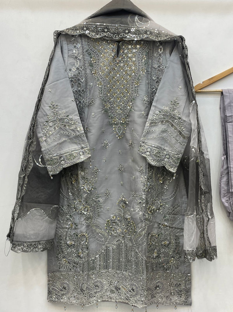 Husnara 5162 G Organza With Heavy Embroidery Worked Pakistani Suits